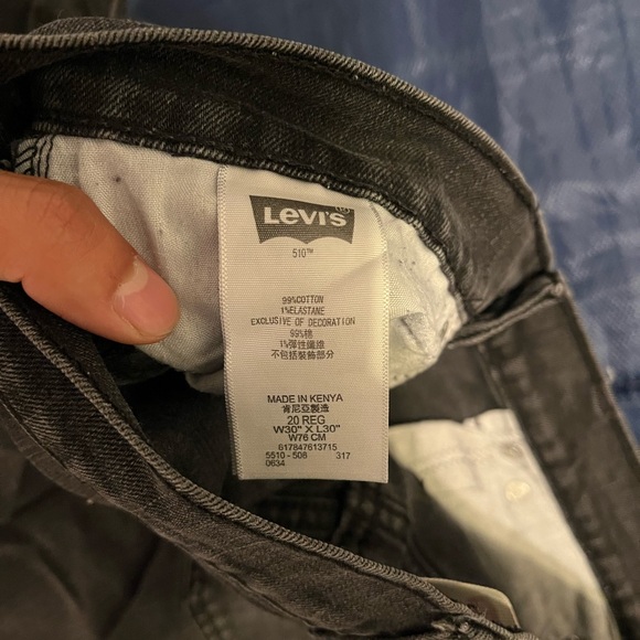 Black Levi Jeans - Picture 4 of 5